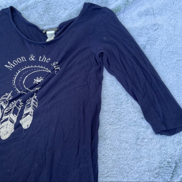 Trendyland Size Small Moon and Stars Navy Blue 3/4 Sleeve Top with Dreamcatcher - Picture 4 of 5